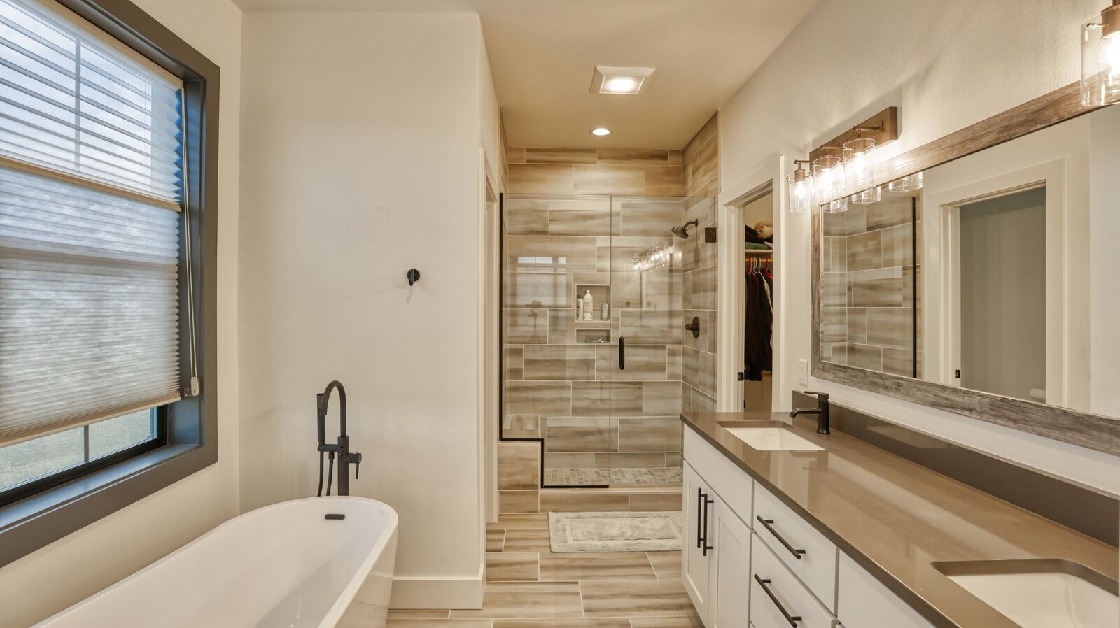 Outdated Bathroom Trends to Avoid in 2024 & What to Look For